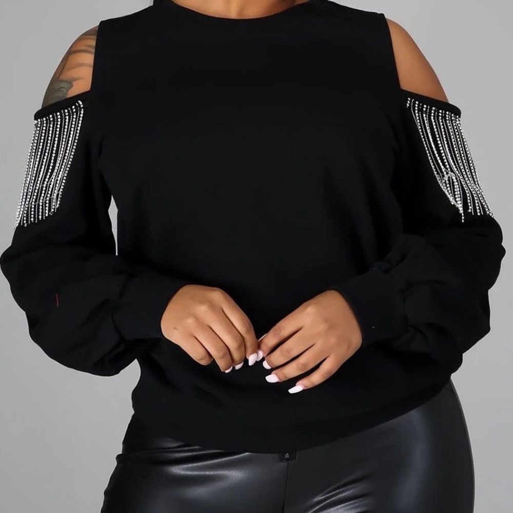 Cold shoulder sweatshirt with rhinestone fringed
